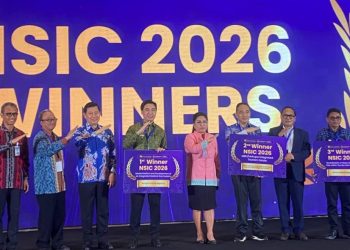 Foto: Caption foto: Bupati Kepulauan Sangihe Michael Thungari menghadiri penyerahan penghargaan Juara I NSIC 2026 di Ballroom Four Points by Sheraton Manado, Jumat (7/8/2026). (Dok. Istimewa)