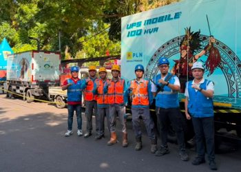 Petugas PLN menjaga distribusi tenaga listrik di berbagai rangkaian peringatan HUT RI ke-81. (foto: Humas PLN)