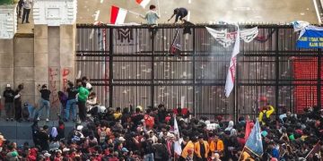 Suasana Demo 27 Agustus di Jakarta. (foto: akun Info Rangkasbitung)