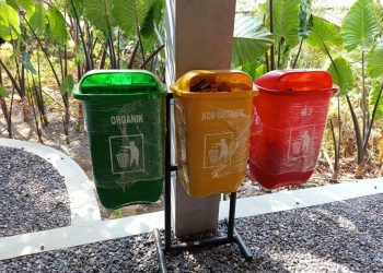 Rancang Bangun Tempat Sampah Elektronik di Ruang Plaza Jurusan Teknik Elektro Polimdo