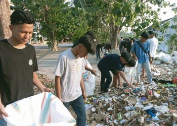 Tumpukan Sampah di Kampus Polimdo Disorot, Pencinta Alam Bergerak Bersihkan Lingkungan