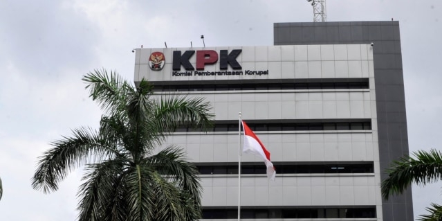 OTT KPK Sasar Lingkungan Pemkab Bolmut, Bupati Sirajudin Lasena Diamankan di Jakarta