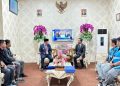 Manajemen PLN Tahuna menemui kepala daerah dalam rangkaian Hari Pelanggan Nasional 2026. (foto: Humas PLN)