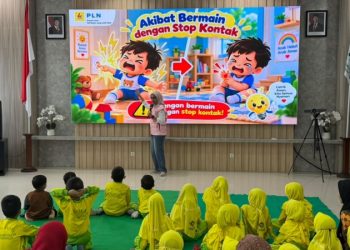 PLN ikut mengalirkan edukasi terkait kelistrikan pada anak usia dini. (foto: Humas PLN)