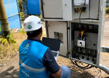 PLN melakukan penyambungan listrik baru berdaya 82.500 VA di Pulau Siau untuk mendukung operasional PT Gading Murni Perkasa 2. (foto: Humas PLN)