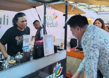 18 Usaha Mikro dan Kecil binaan PLN berpartisipasi dan mempromosikan beragam produk unggulannya dalam ajang Manado High Street Market 2026. (foto: Humas PLN)