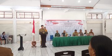 Foto: Bupati Kepulauan Sangihe memberi arahan dalam deklarasi damai pemilihan Kapitalaung serentak. (Dok. Istimewa)