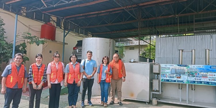 Polimdo, Griffith University, dan Unsrat Kembangkan Mesin Pirolisis, Ubah Sampah Plastik Jadi Minyak Berpotensi Bahan Bakar
