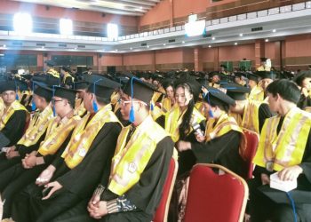 Polimdo Wisuda 814 Lulusan Diploma III dan Sarjana Terapan pada Gelombang II 2026
