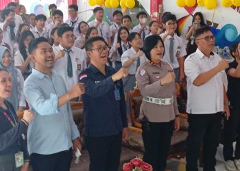 Euforia peserta, tamu dan pelaksana Maxim Quiz di Aula SMA Negeri 9 Manado. (Foto: Barta1)