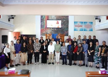 Plt Bupati Sitaro Jalin Kebersamaan dengan Ketua DPRD dan Pejabat Lainnya saat Ibadah di GMIST Ekklesia Kapeta