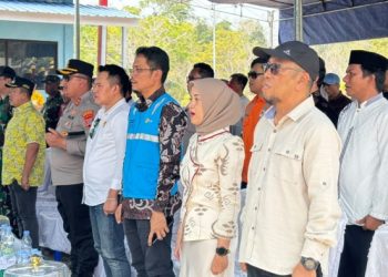 Suasana peresmian peresmian gedung baru PLTD Ulunambo sekaligus pengoperasian sistem kelistrikan selama 24 jam penuh. (foto: Humas PLN)