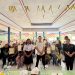 Foto: Petugas Kantor Pertanahan Sangihe menyerahkan sertipikat tanah PTSL 2026 secara door to door kepada warga Desa Kalekube dan Mala, Tabukan Utara. (Dok. Istimewa)